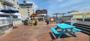 Charlieâ€™s famous roast beef and lobster rolls