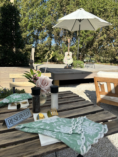 Flora CafÃ¨ at White Trail Farm